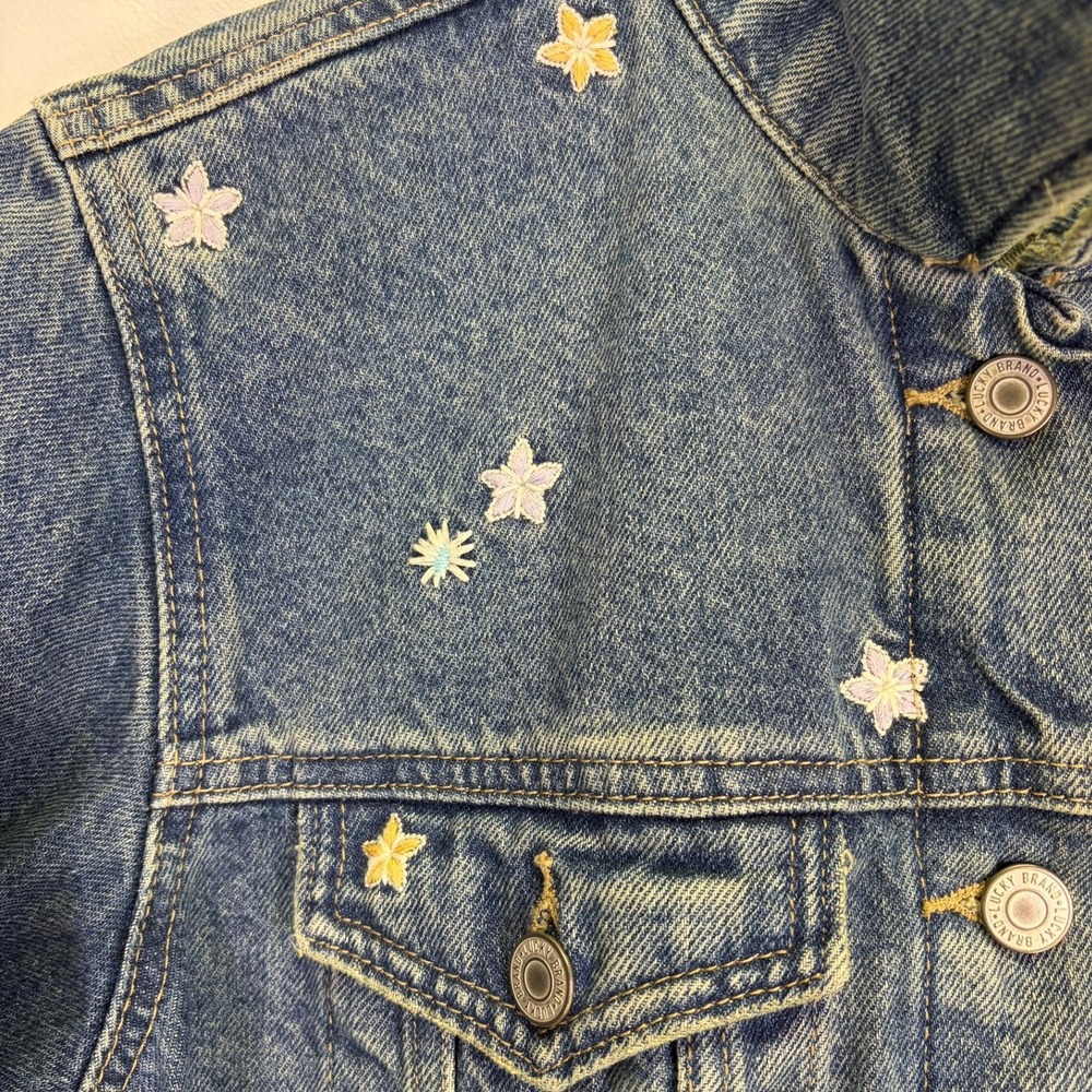 Lucky Brand Embroidered Denim Trucker Jacket Women's Size M Floral Star Boho‎ - Picture 5 of 15